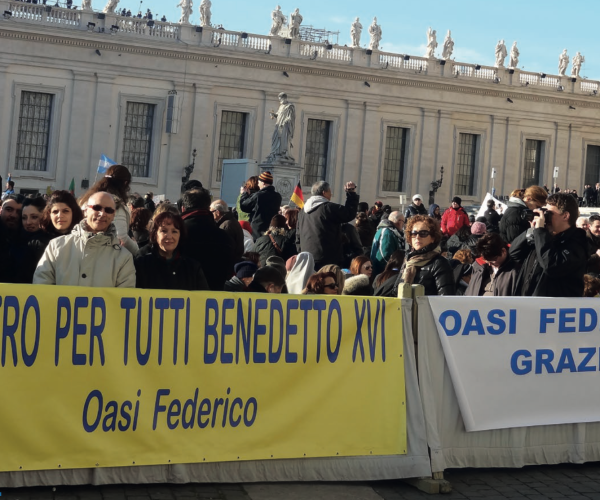 Il volto bello della carità di Benedetto XVI