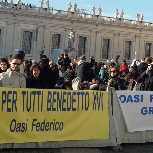 Il volto bello della carità di Benedetto XVI