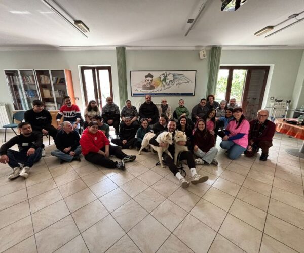 Attività Assistita con gli Animali al Centro Per Tutti Benedetto XVI