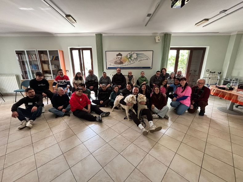 Attività Assistita con gli Animali al Centro Per Tutti Benedetto XVI